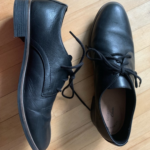 Clarks Fancy Shoes - Picture 1 of 4